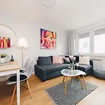Oomph Downtown 公寓 *
