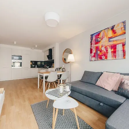 Oomph Downtown Apartman Varsó