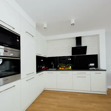 Oomph Downtown * Varsó