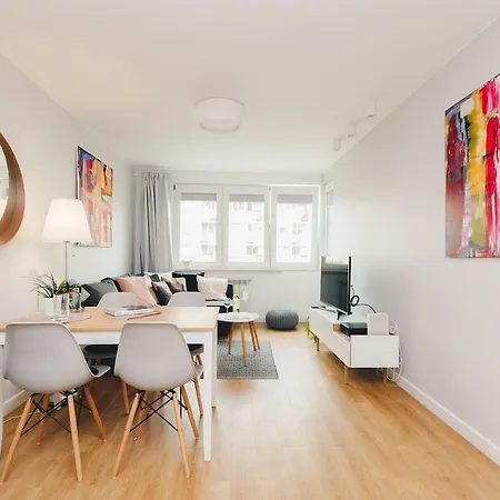 Oomph Downtown * Varsovia